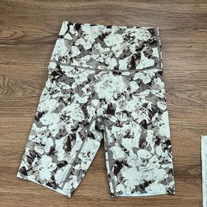 ✨SOLD✨ Aerie floral biker shorts